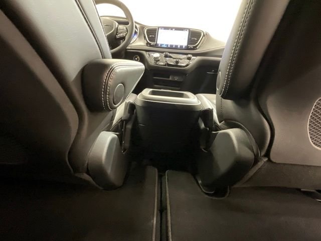 2026 Chrysler Pacifica Select - Photo 26