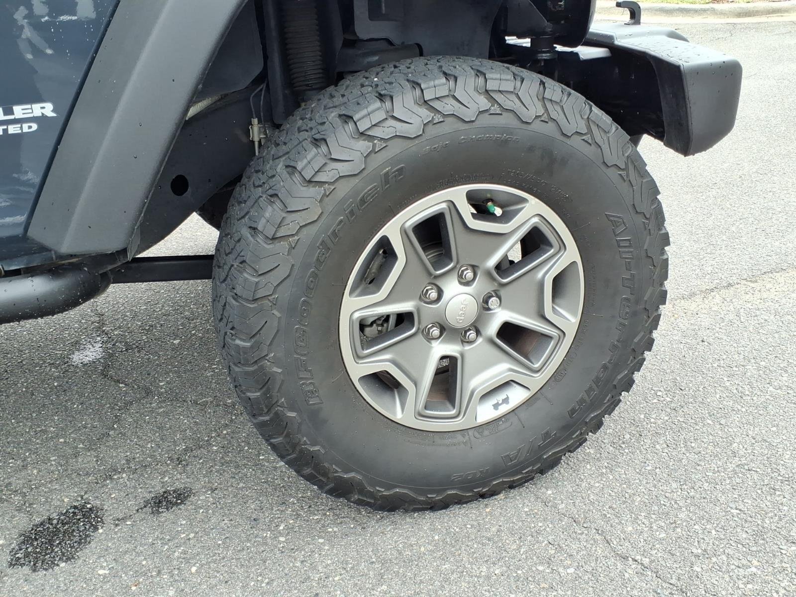 Used 2017 Granite Crystal Metallic Clearcoat Jeep Rubicon image 12