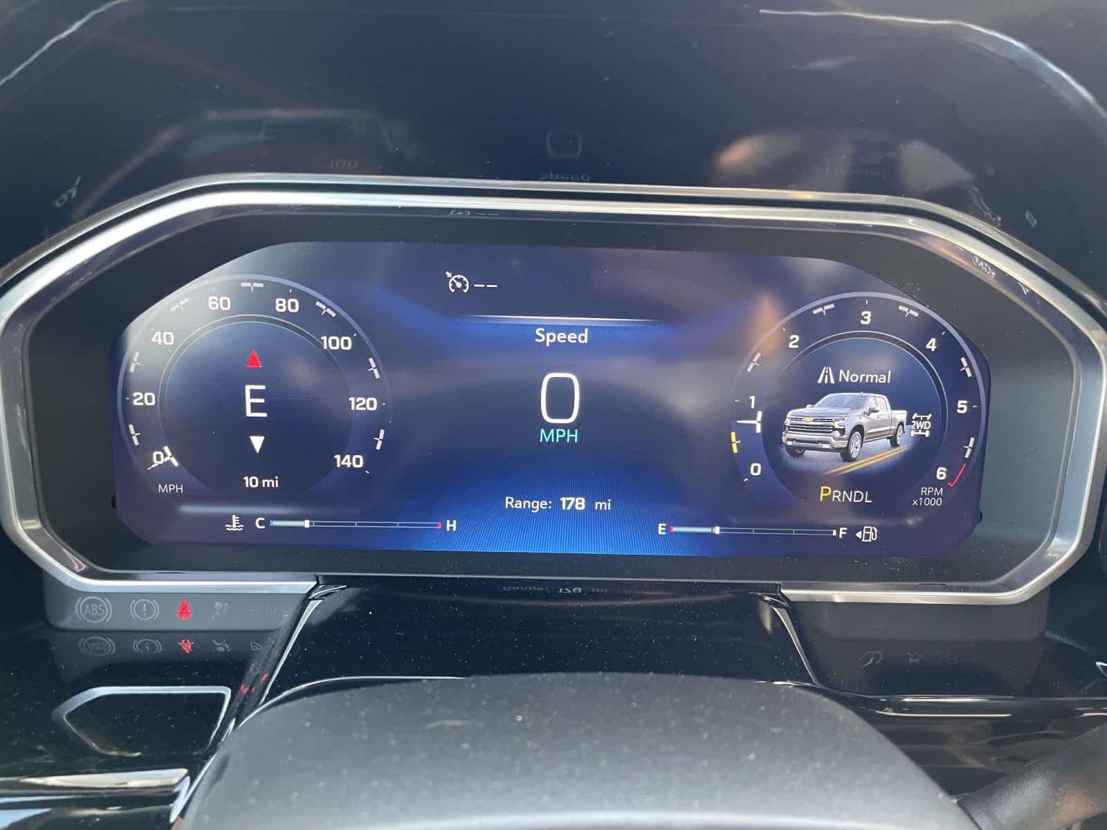 New 2026 Summit White Chevrolet LT (2FL) image 36