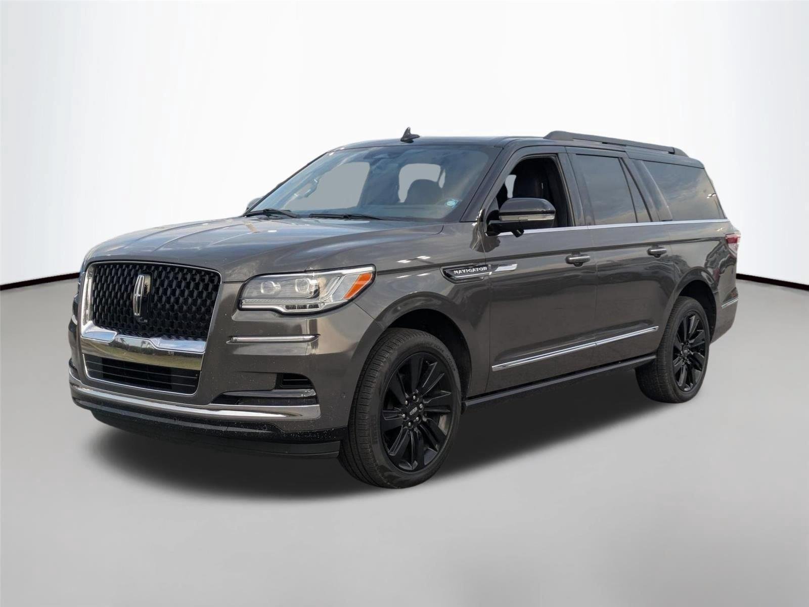 Used 2024 Chroma Caviar Dark Gray Metallic Clearcoat Lincoln Black Label image 1