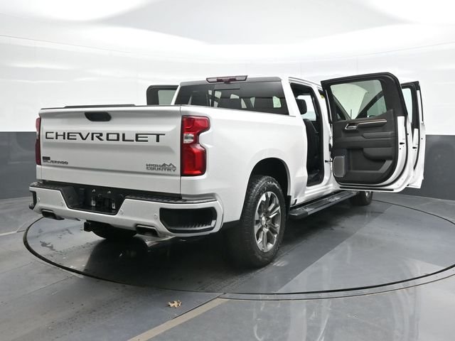 Used 2024 Beige Chevrolet High Country image 29