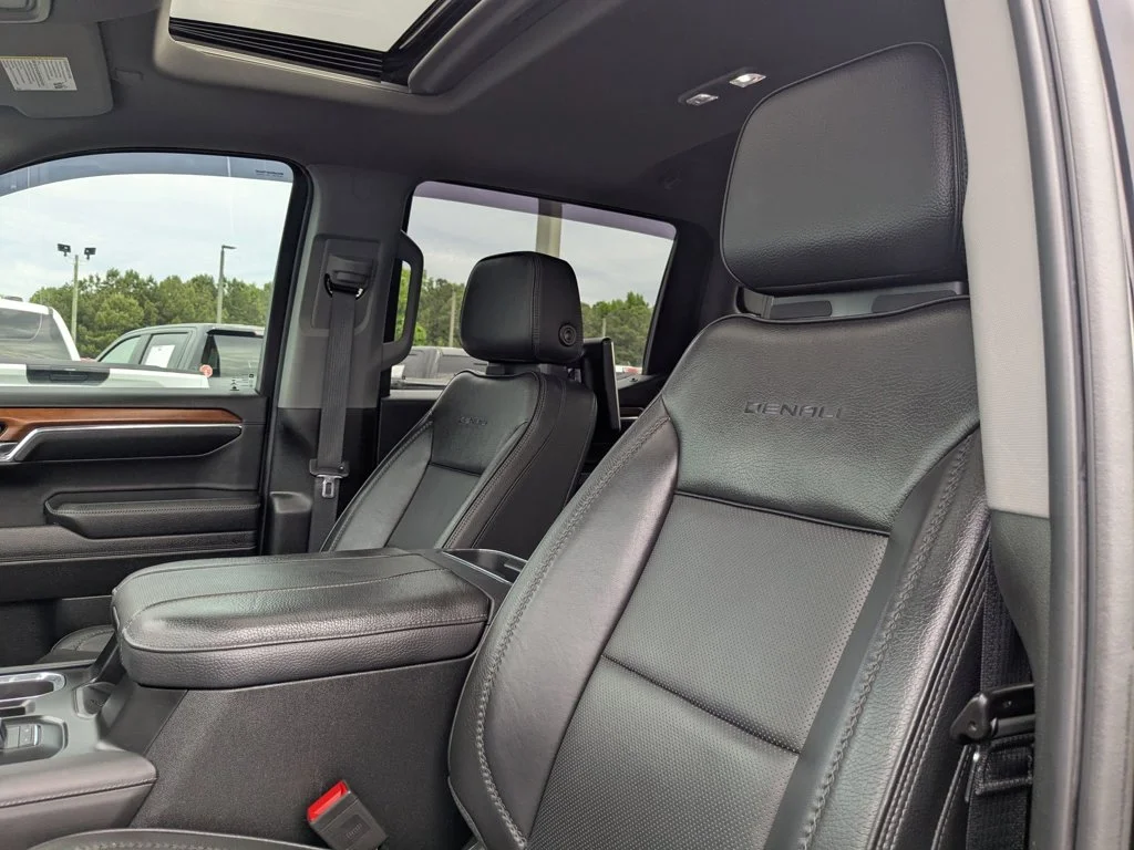 Used 2023 Onyx Black GMC Denali image 15