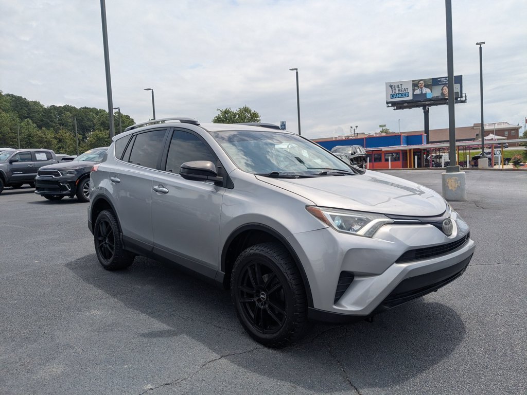 Used 2018  Toyota LE image 3