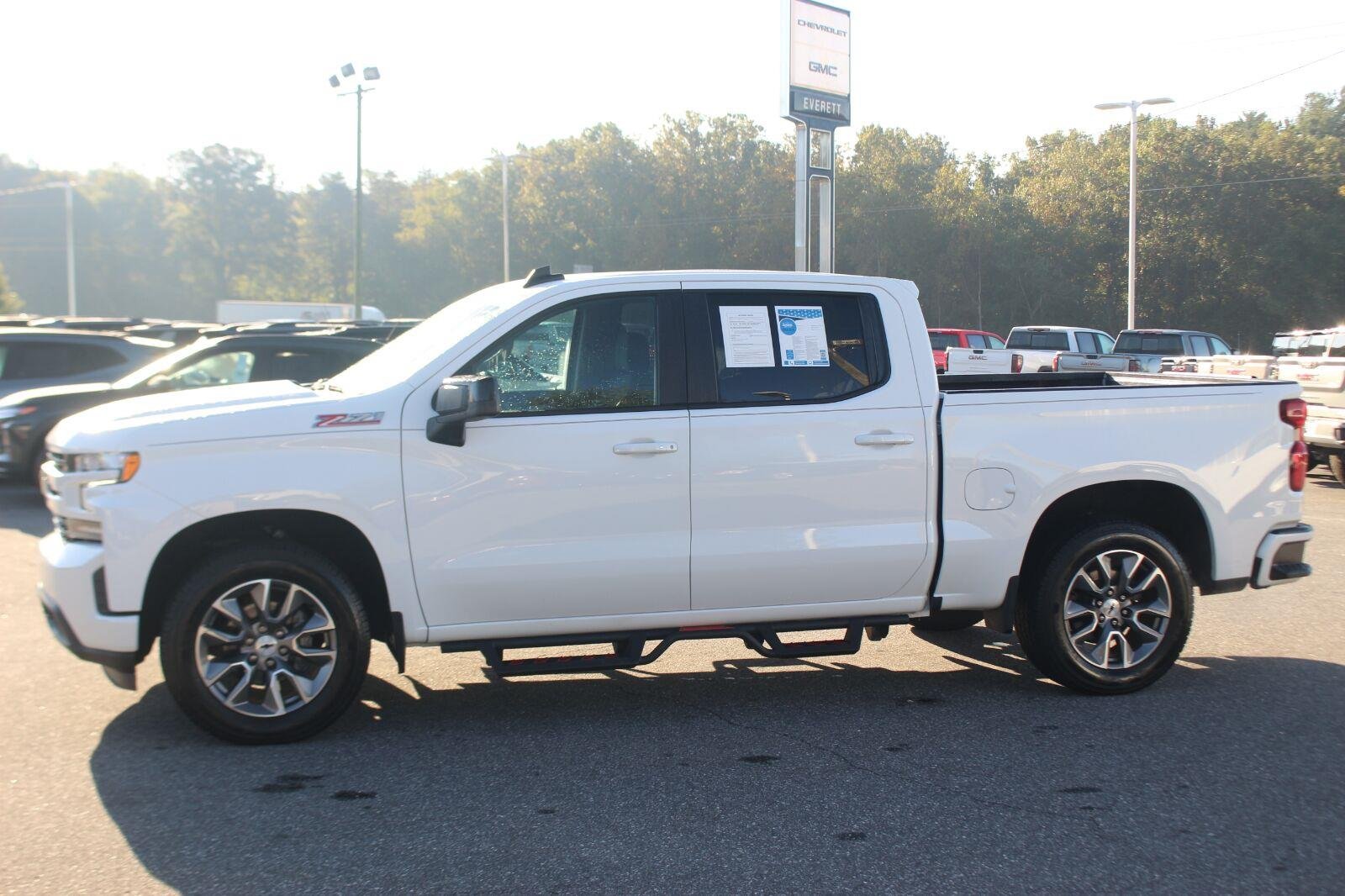 Used 2022 SUMMIT WHITE Chevrolet RST image 4