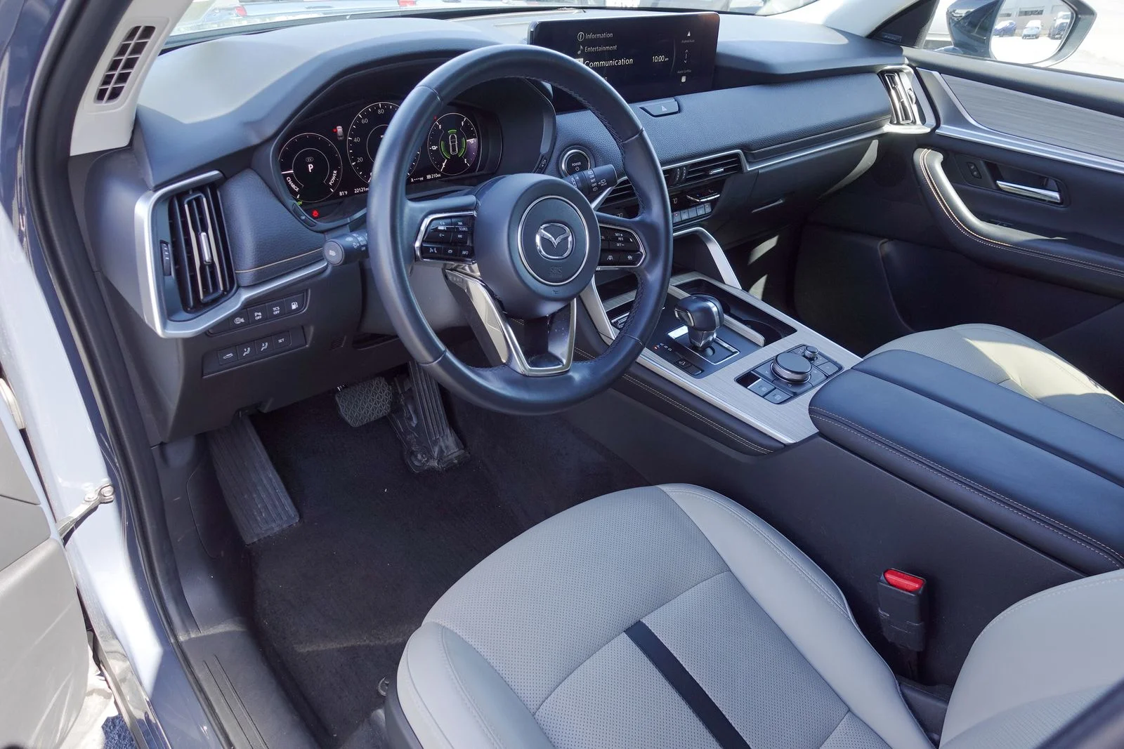 Certified Used 2025 Polymetal Gray Metallic Mazda Premium image 11