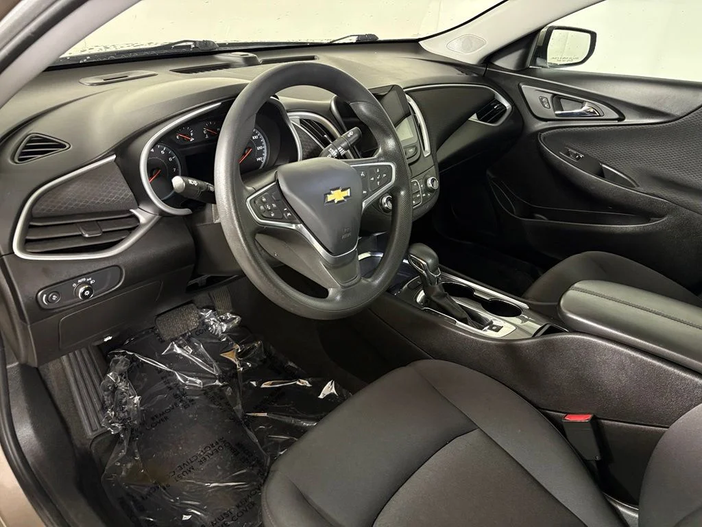 Used 2023 Gray Chevrolet LT image 20