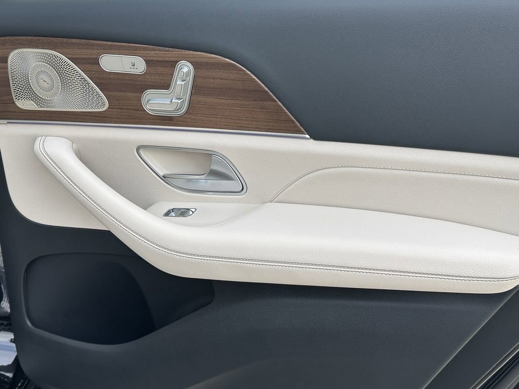 New 2026 Obsidian Black Metallic Mercedes-Benz GLS 450 image 59