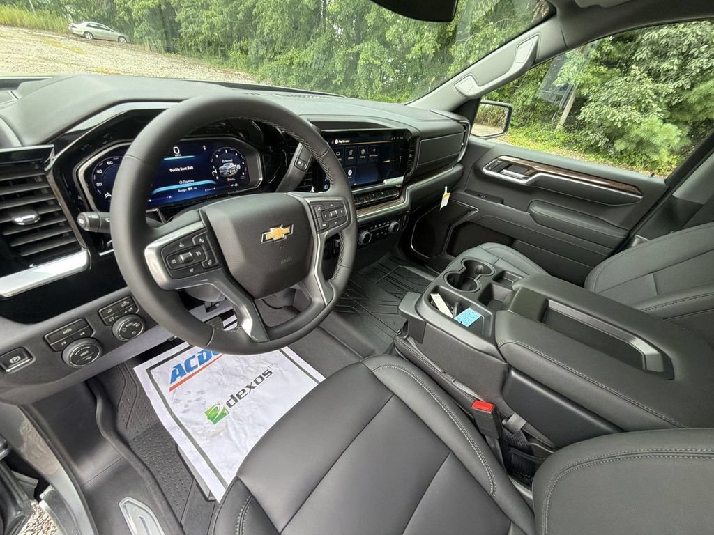 New 2026 Sterling Gray Metallic Chevrolet LT image 21