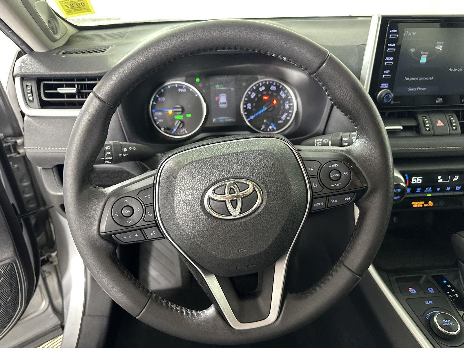 Used 2021 Silver Sky Metallic Toyota XLE Premium image 7