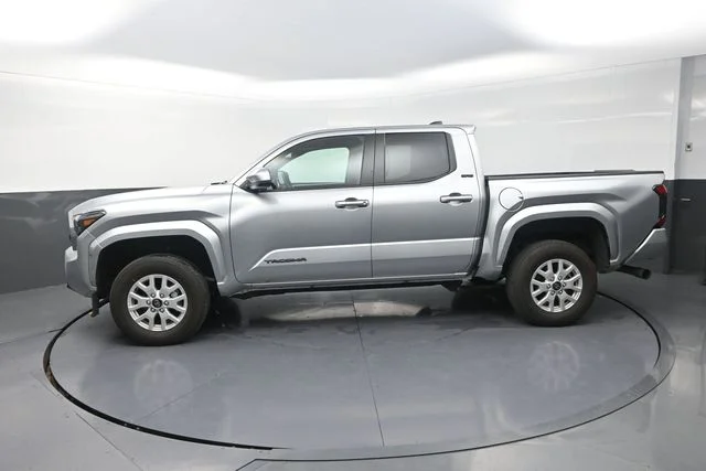Used 2025 Silver Toyota SR5 image 47