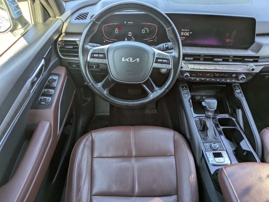 Used 2023 Black Kia EX image 19