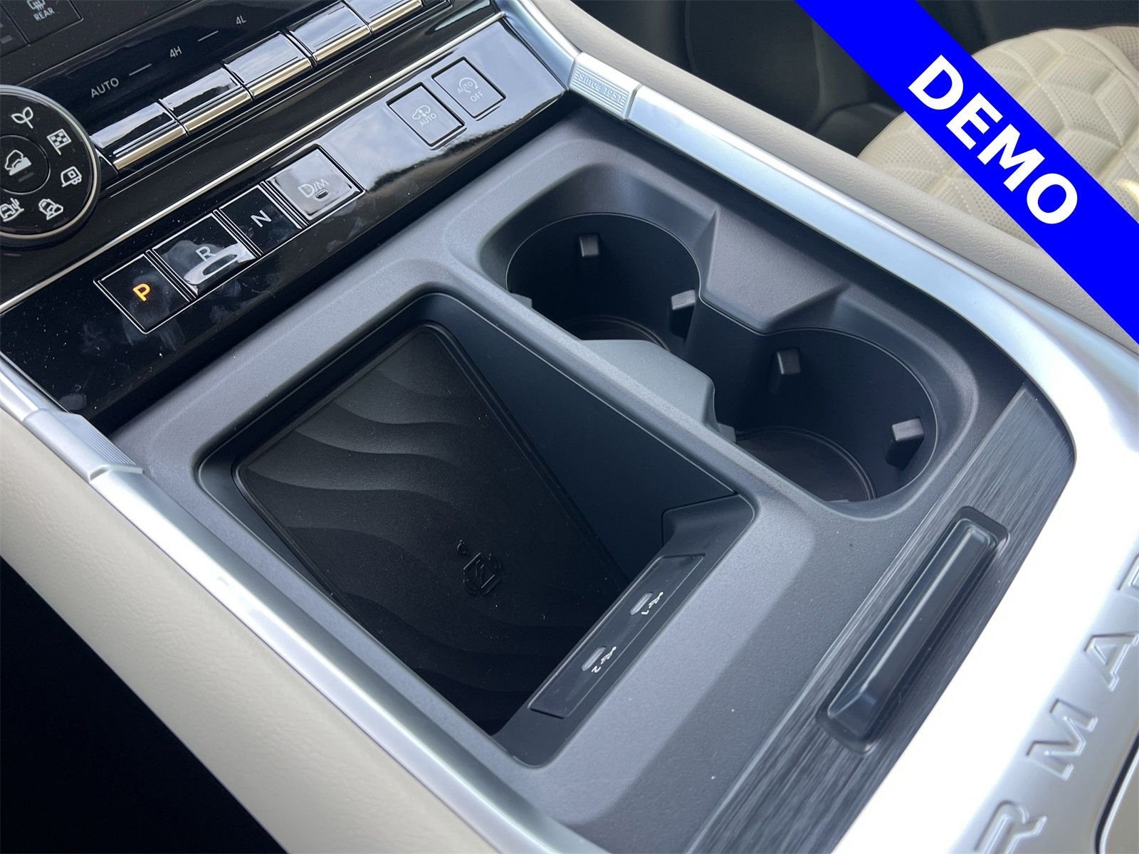 2025 Nissan Armada Platinum Reserve - Photo 10