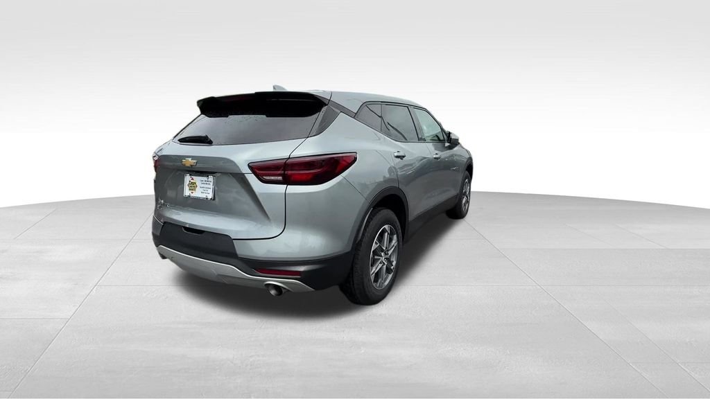 Used 2025 Gray Chevrolet LT image 8