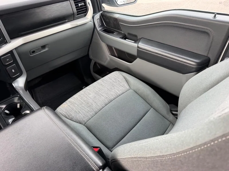 Certified Used 2023 Oxford White Ford XLT image 16