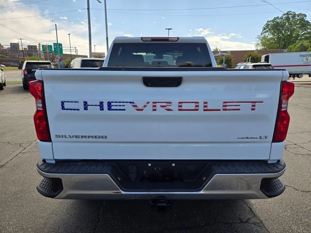 Used 2022 White Chevrolet LT image 7
