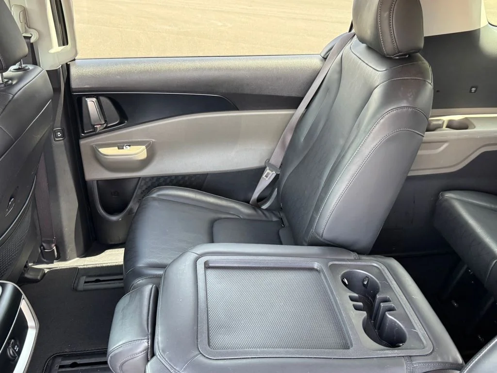 Used 2025 Gray Kia LXS image 11