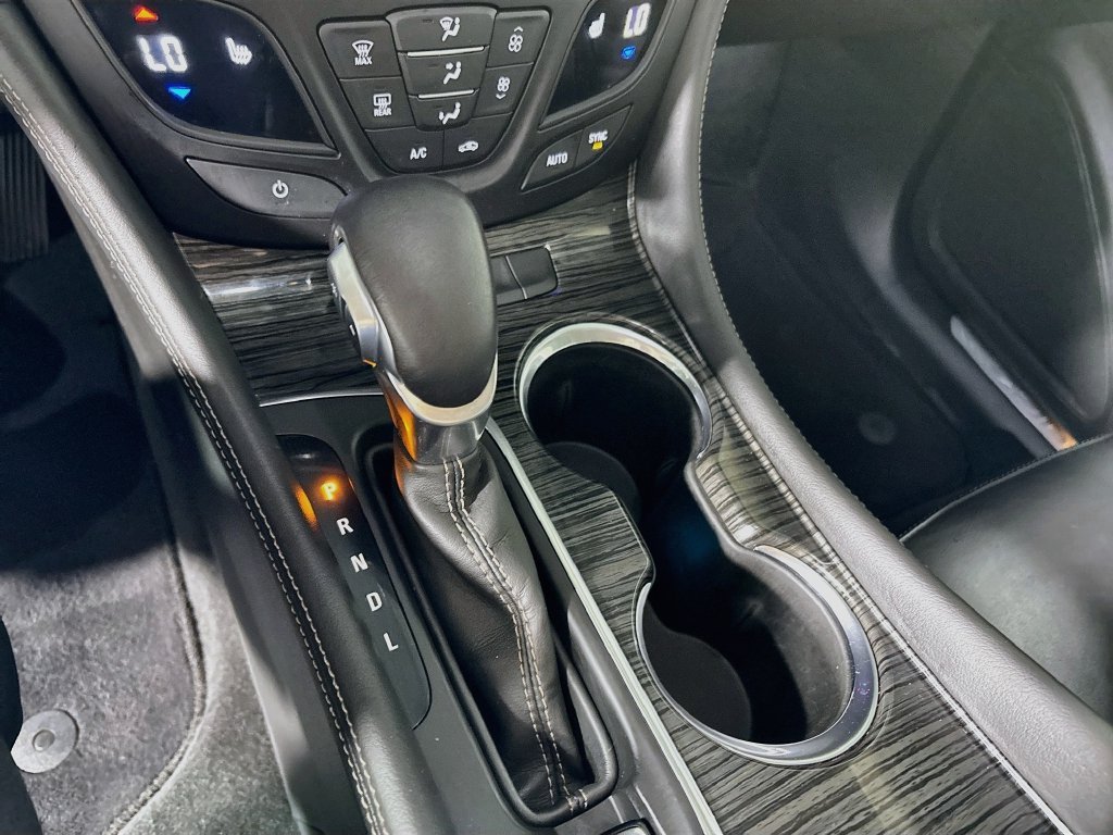 Used 2018 Silver Buick Essence image 17