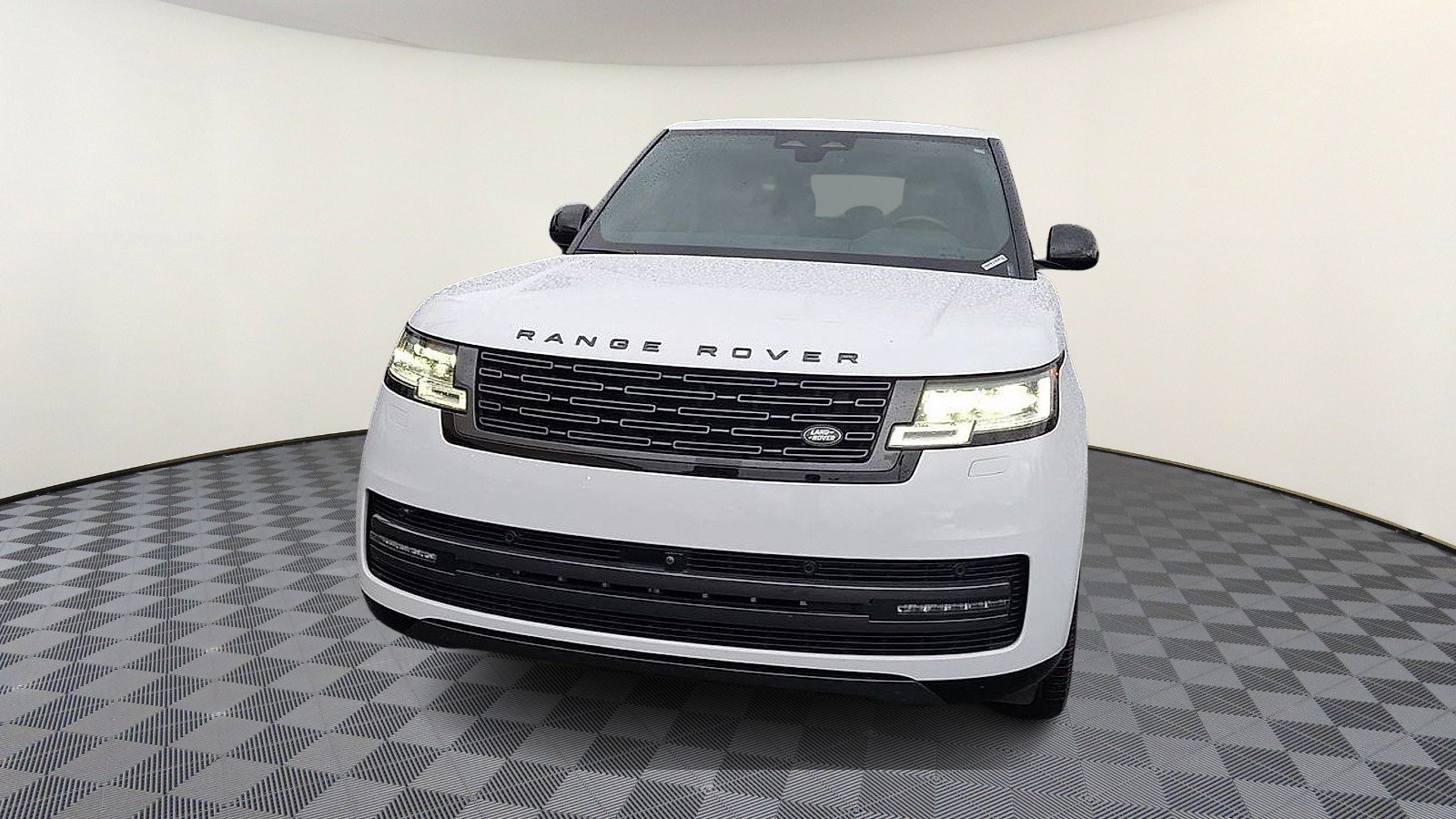 Certified Used 2025 Fuji White - 1AA Land Rover P400 SE image 3