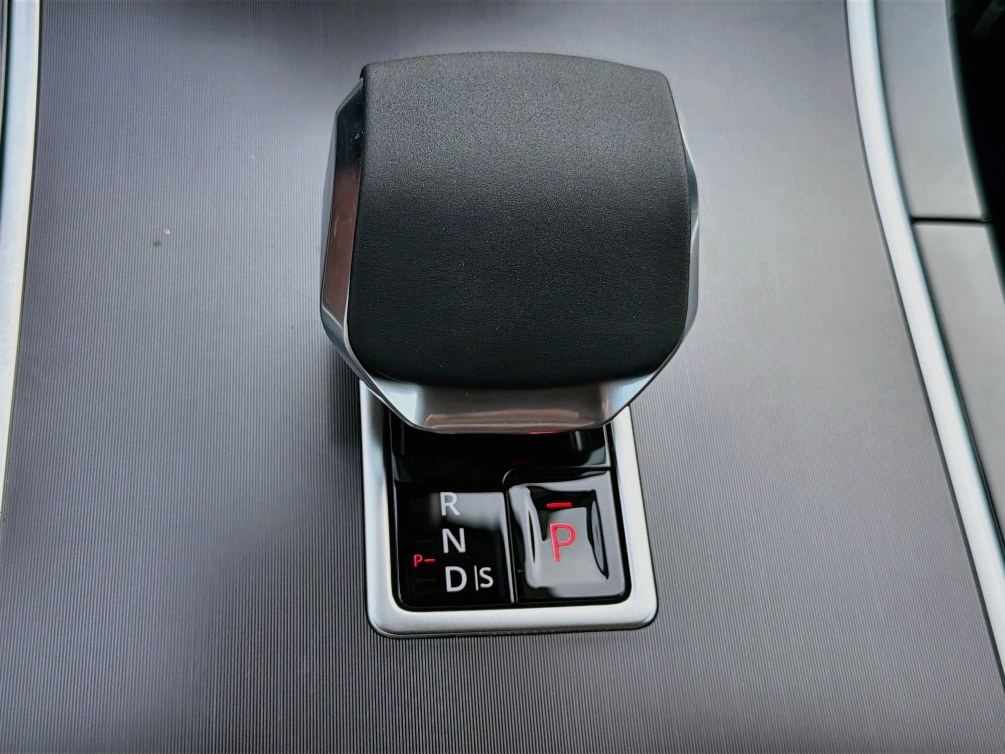 New 2026 Santorini Black LAND ROVER  image 28