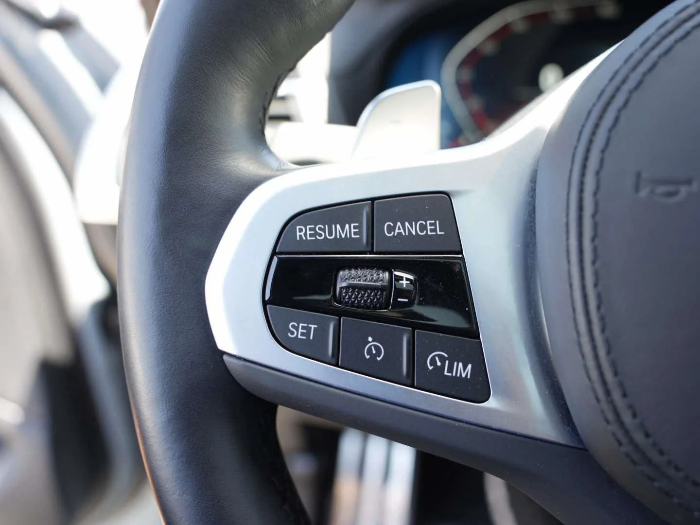 Certified Used 2023 Brooklyn Grey Metallic BMW sDrive30i Sports Activity Vehicle South Africa image 17