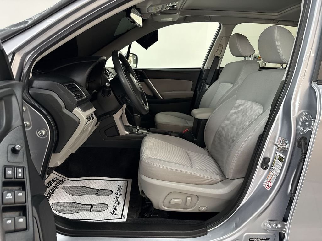 Used 2016 Ice Silver Metallic Subaru 2.5i Premium image 12