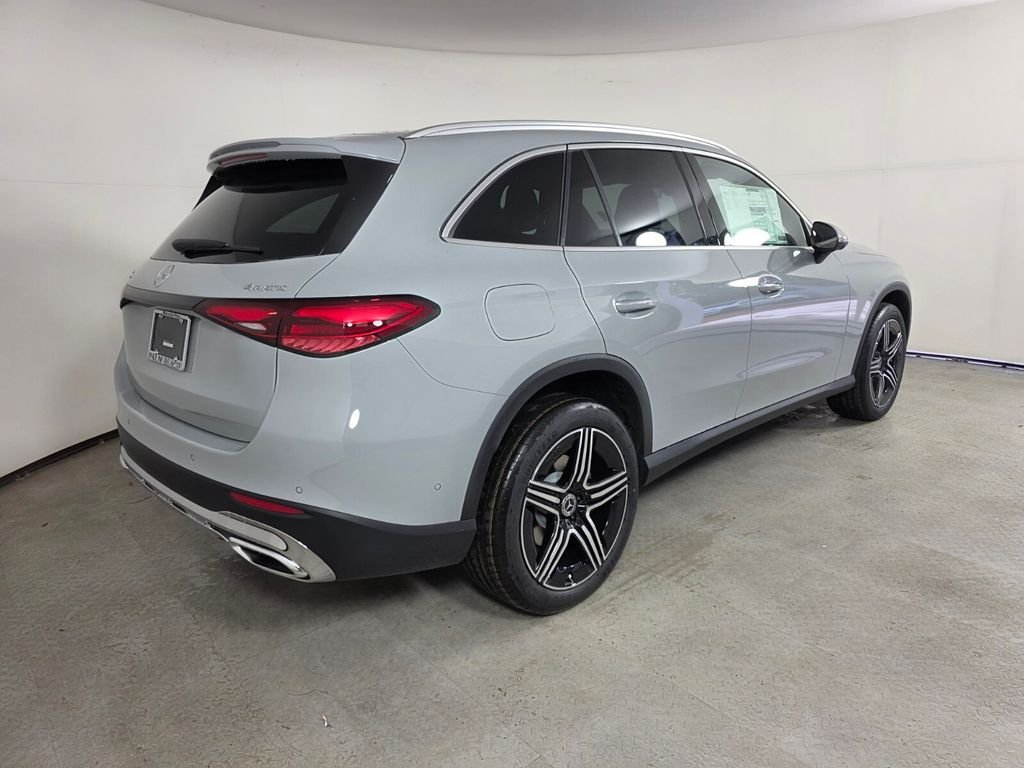 New 2026 MANUFAKTUR Alpine Grey Mercedes-Benz GLC 300 image 4
