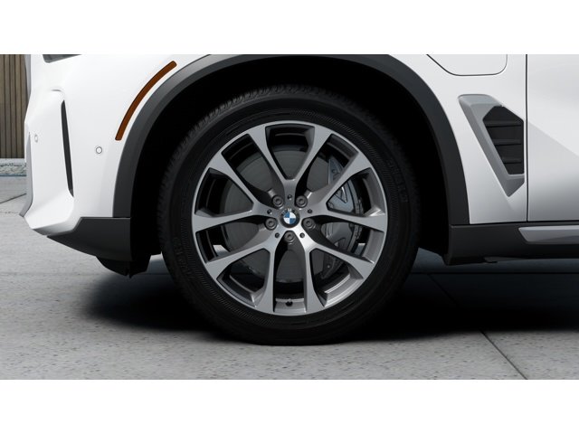 New 2026 Mineral White Metallic BMW xDrive50e image 7
