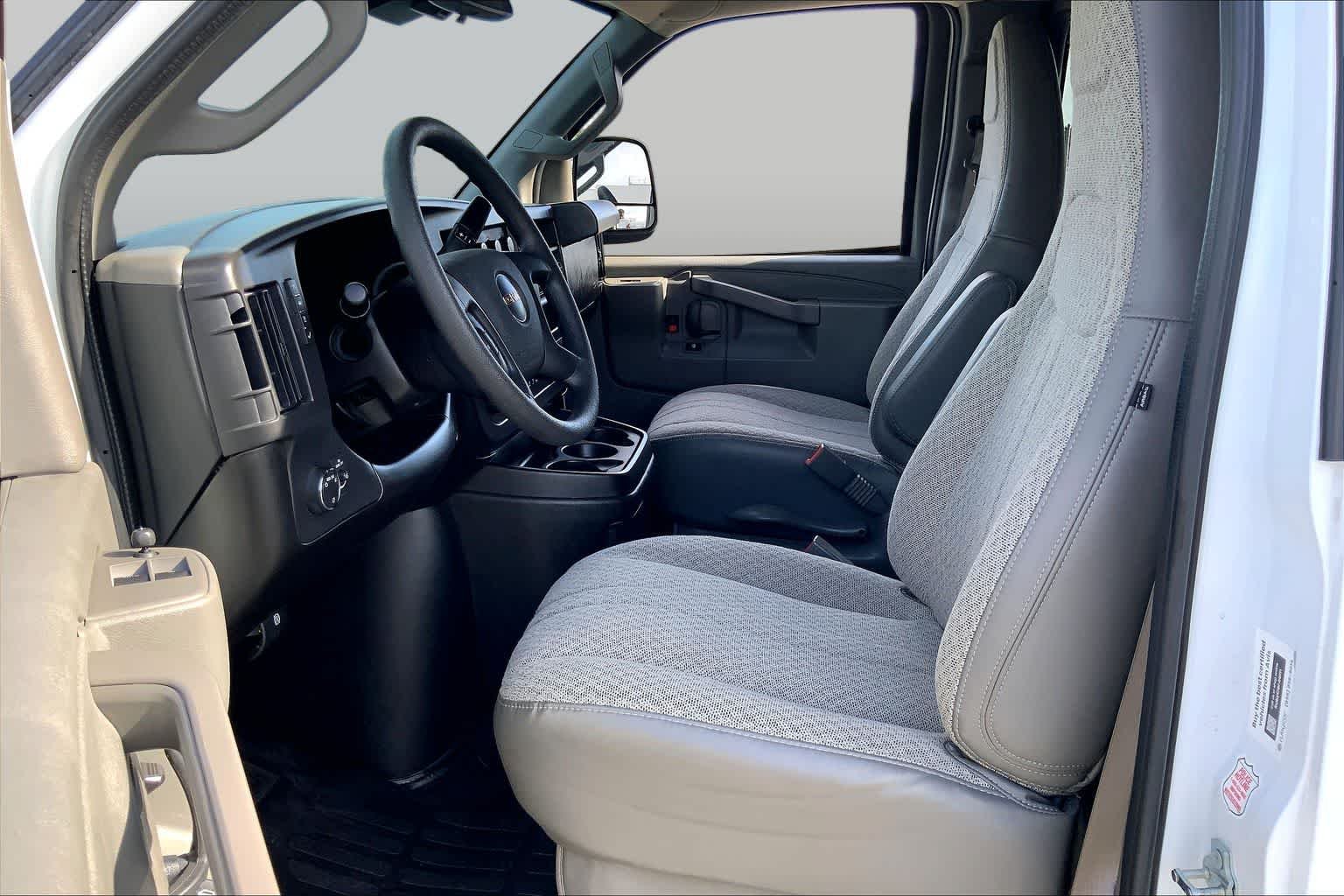Pre-Owned 2025 GMC Savana Passenger LT