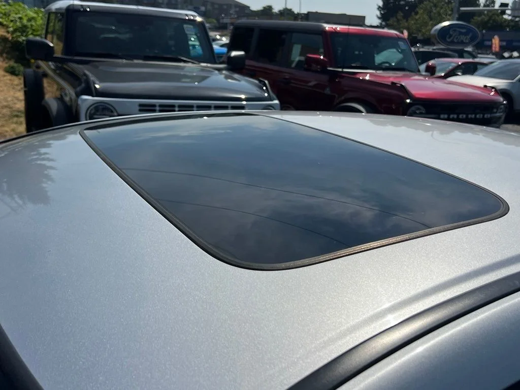Used 2009 Alabaster Silver Metallic Honda EX-L image 14