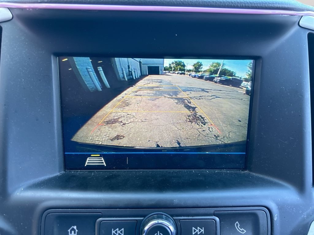 Used 2018 Black GMC SLE image 17