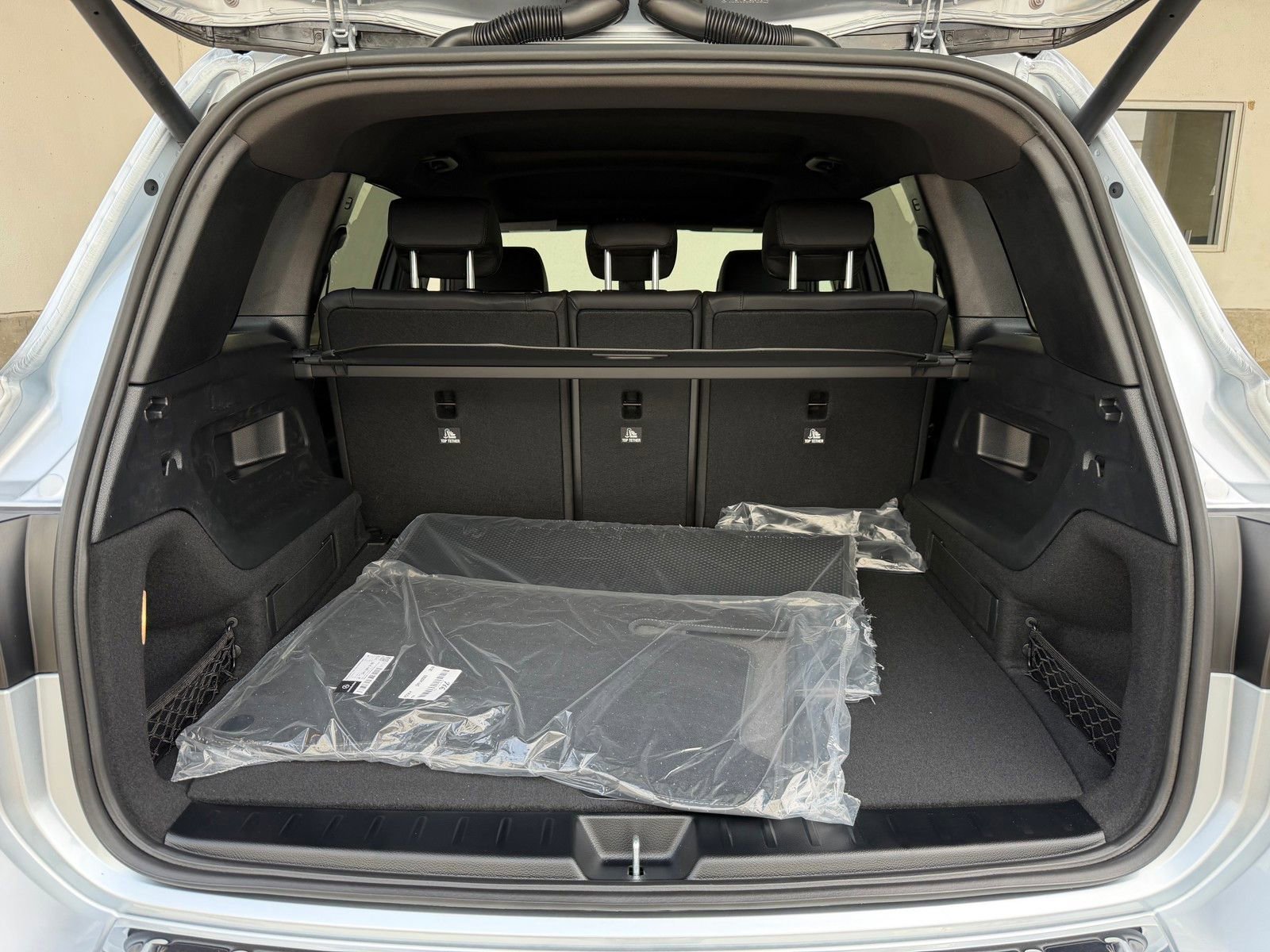 New 2026 Cirrus Silver Metallic Mercedes-Benz GLB 250 image 41