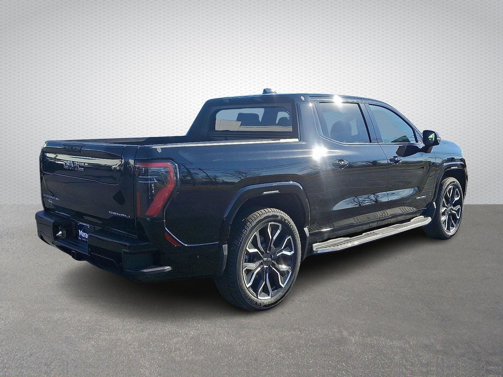 New 2025 Onyx Black GMC Extended Range Denali image 5