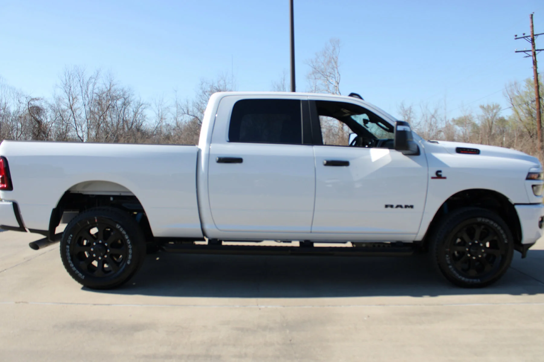 New 2026 Bright White Clear-Coat Exterior Paint RAM BIG HORN CREW CAB 4X4 image 29