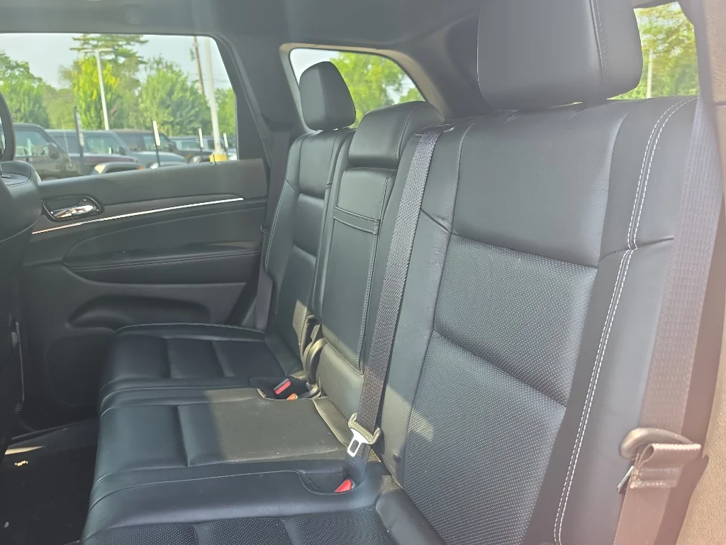 Used 2021 Velvet Red Pearlcoat Jeep 80th Anniversary image 9