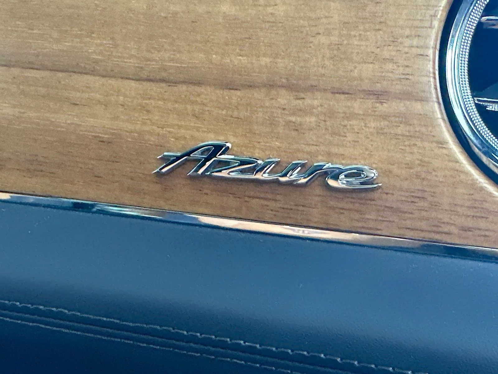 Used 2023 Silver Bentley  image 70