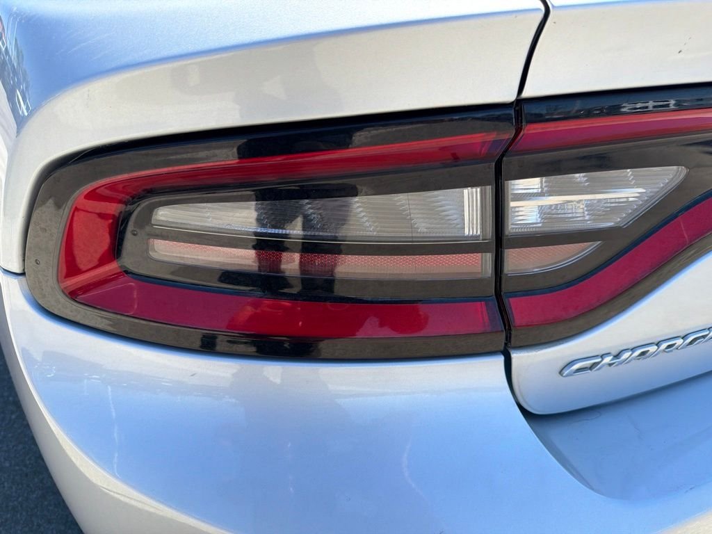 Used 2022 Silver Dodge SXT image 7