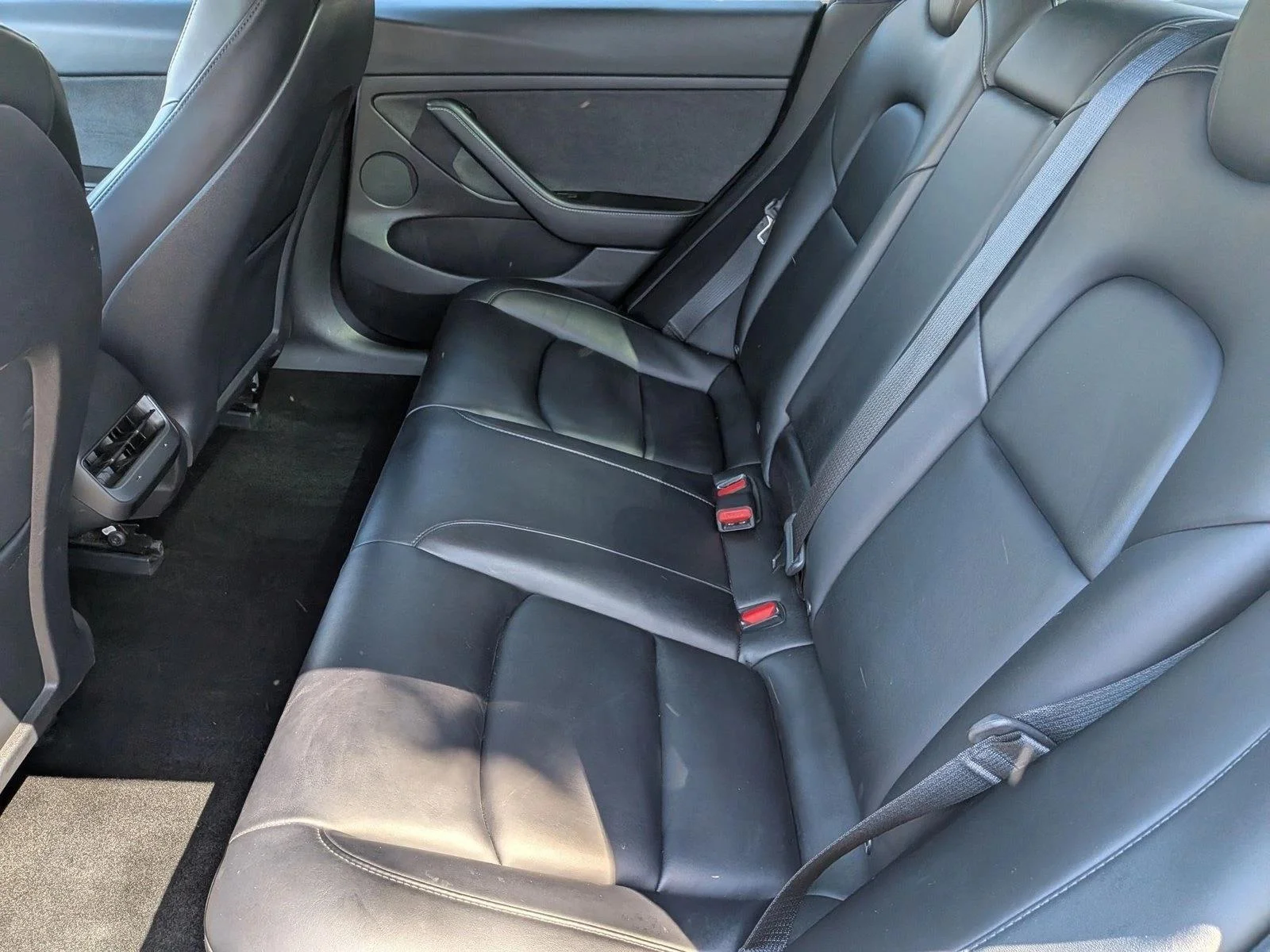 Used 2022 Silver/Gray Tesla Performance image 18