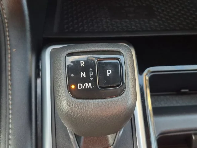 Used 2023 Blue Nissan SL image 27