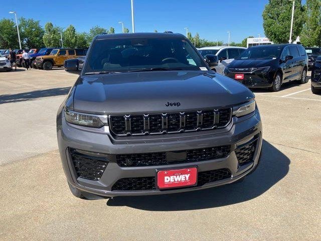 New 2026 Baltic Gray Metallic Clear-Coat Exterior Paint Jeep Limited image 2