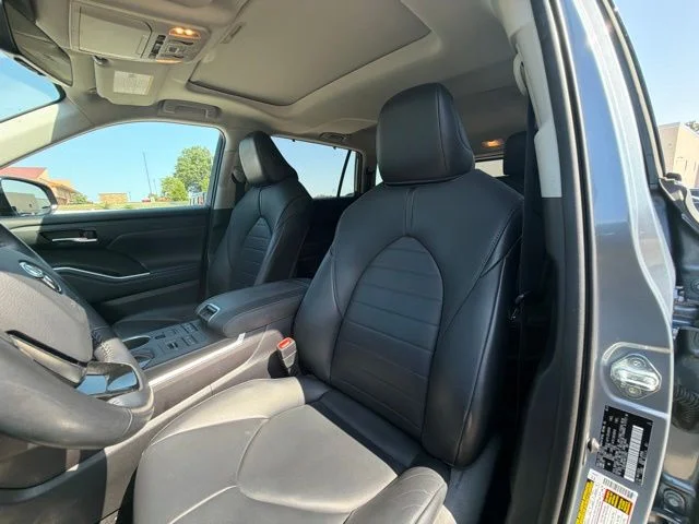 Used 2021  Toyota XLE image 23