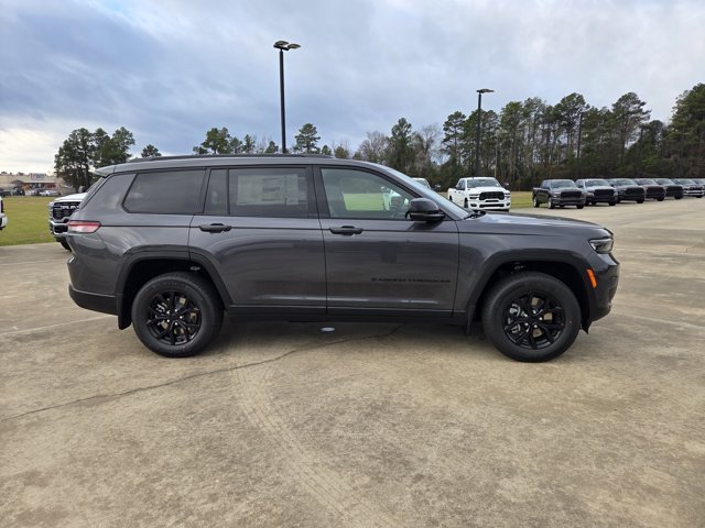 New 2025 Baltic Gray Metallic Clear-Coat Exterior Paint Jeep Altitude X image 7