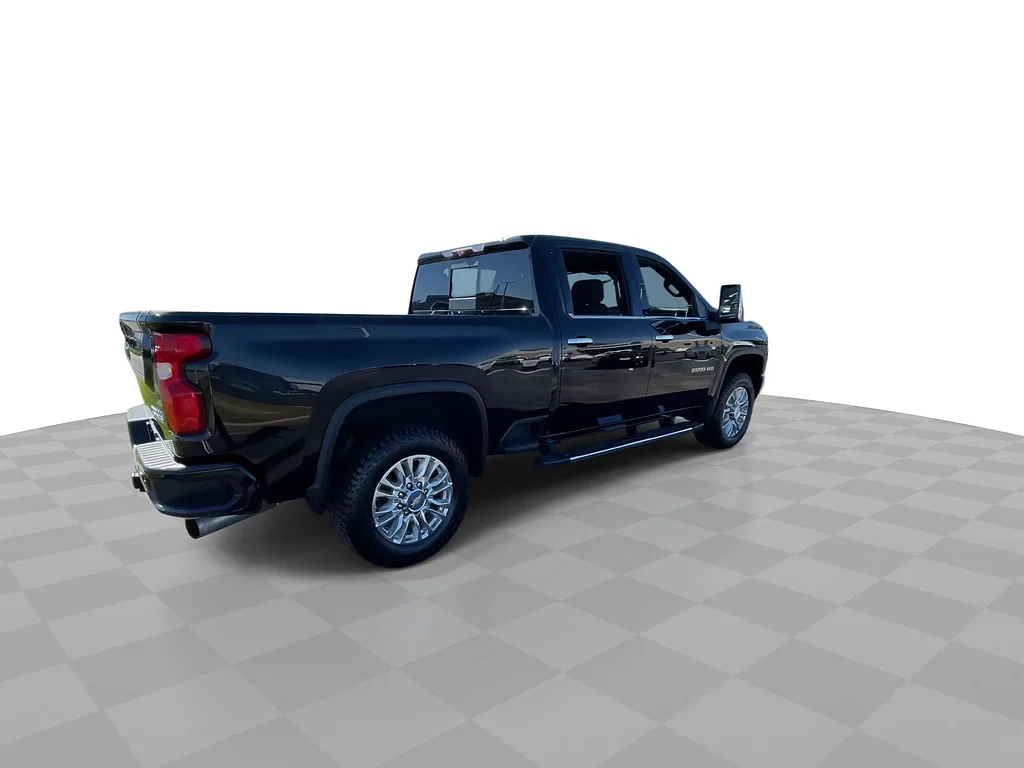 Used 2022 Black Chevrolet High Country image 2