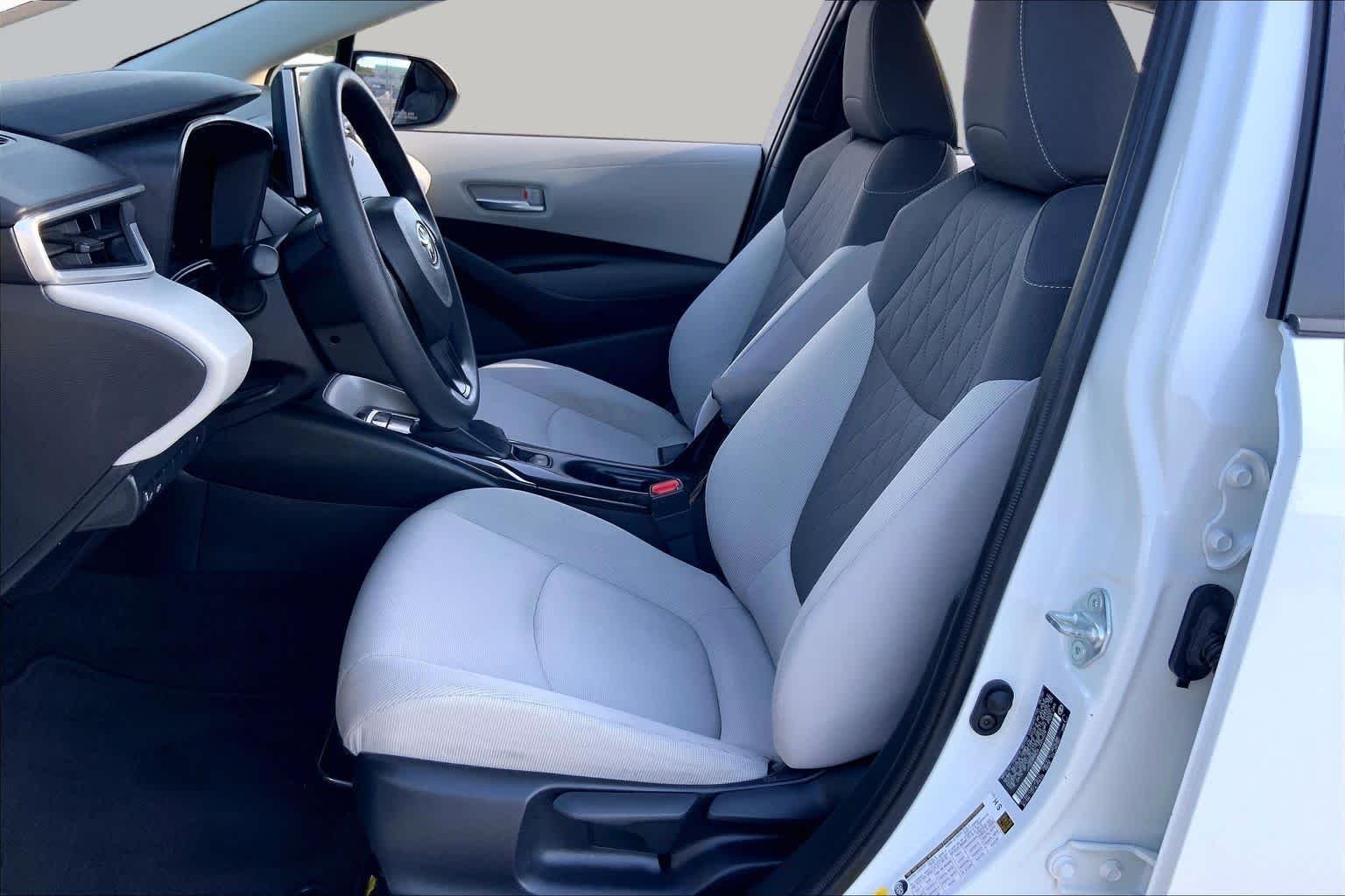 Used 2020 Super White Toyota Hybrid LE image 8