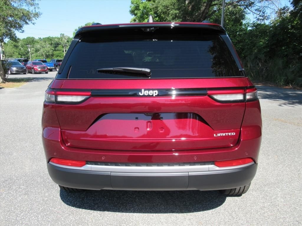 New 2026 Velvet Red Pearl-Coat Exterior Paint Jeep Limited image 6