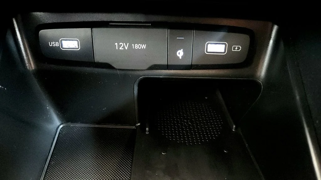 Used 2023 Black Hyundai NIGHT image 33