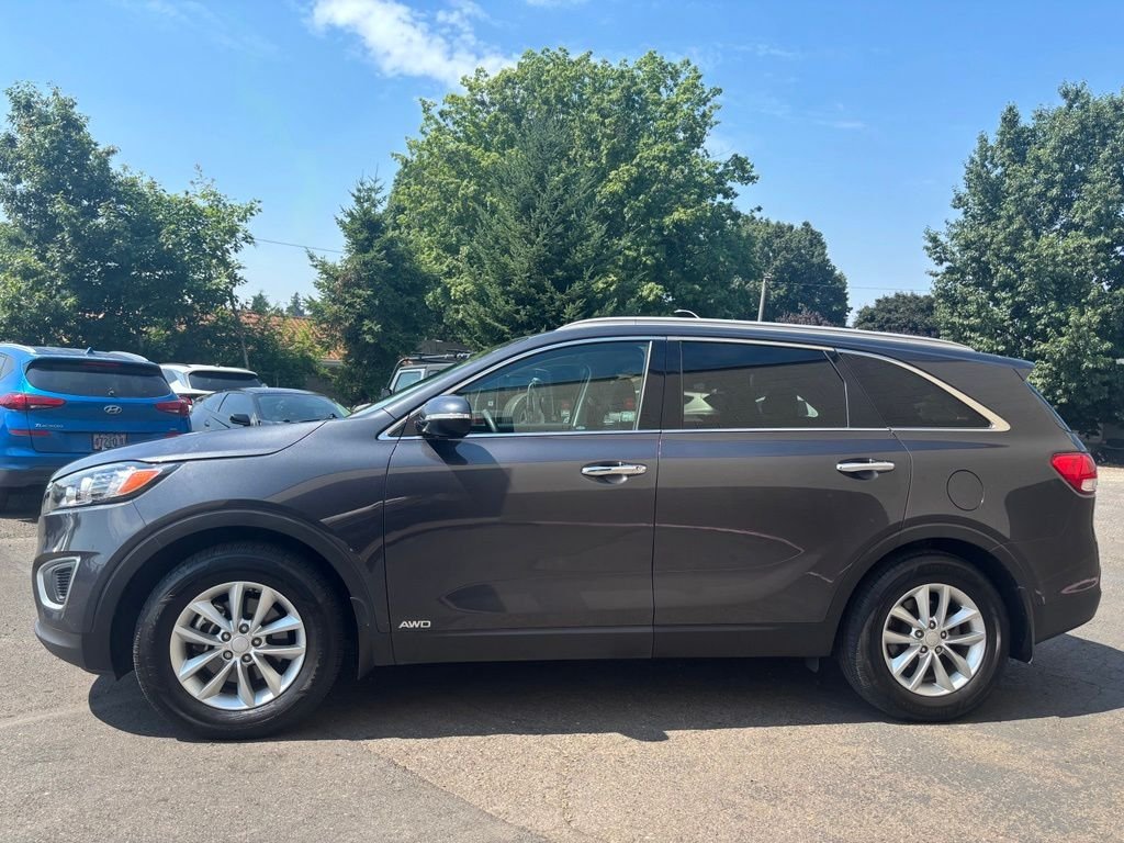 Used 2018 Platinum Graphite Kia LX image 8