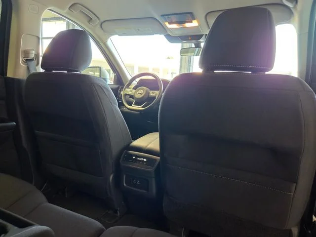 Used 2025 Silver Nissan SV image 18