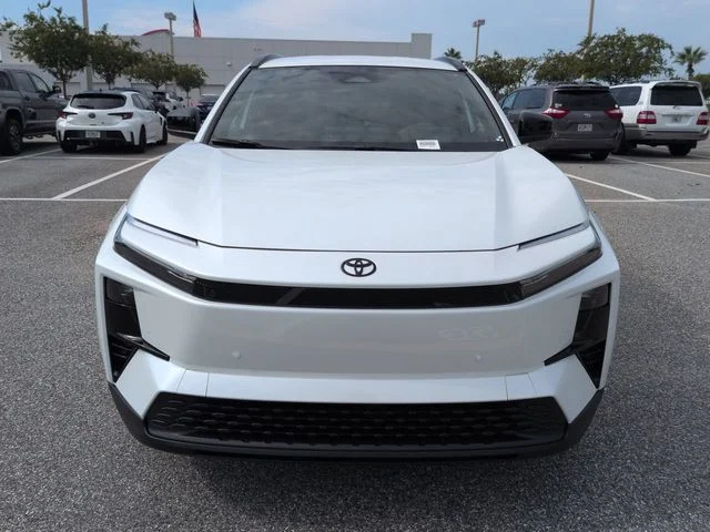 New 2026 Wind Chill Pearl Toyota SE image 9