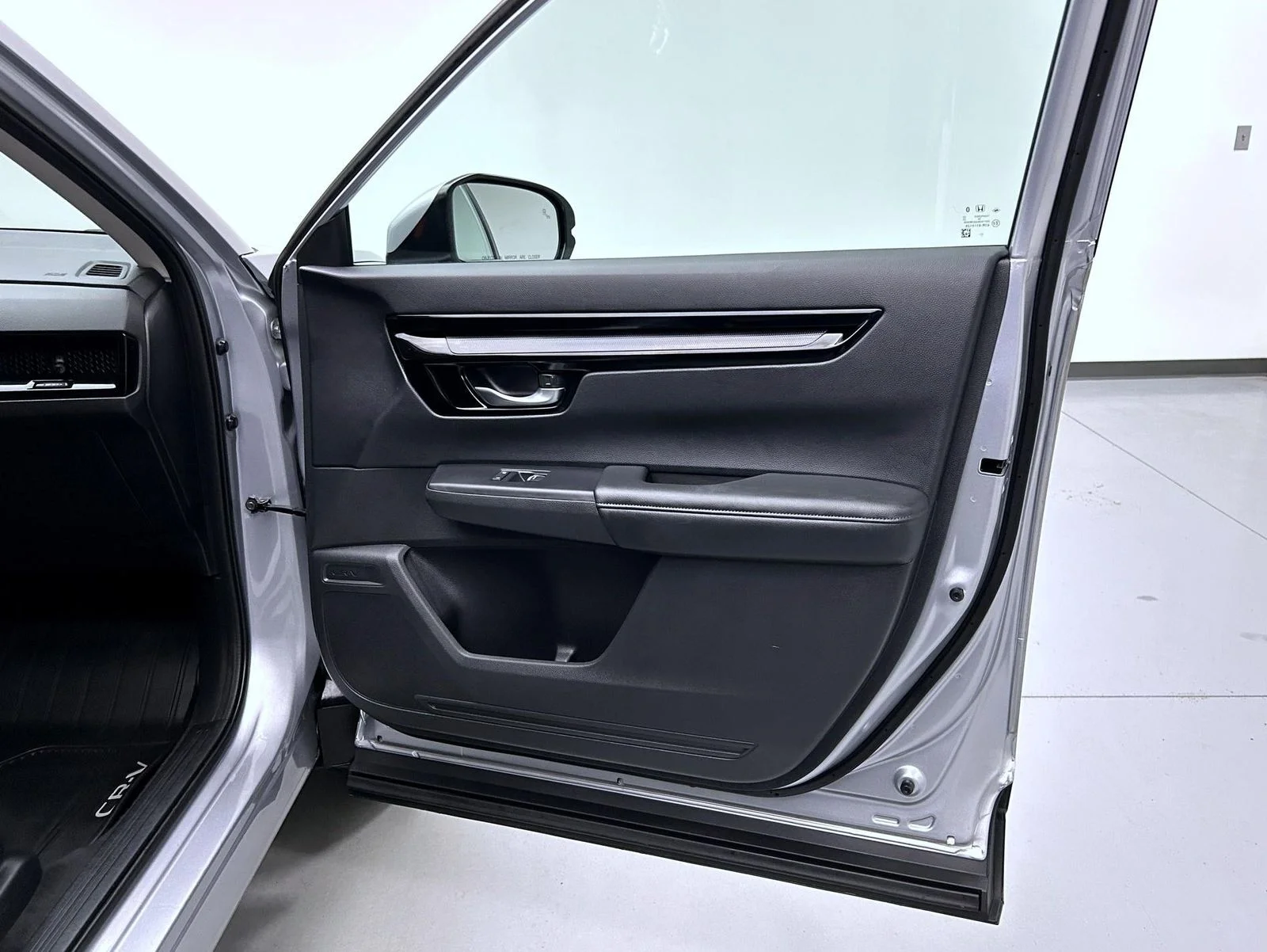 Used 2024 Silver Honda EX-L image 16