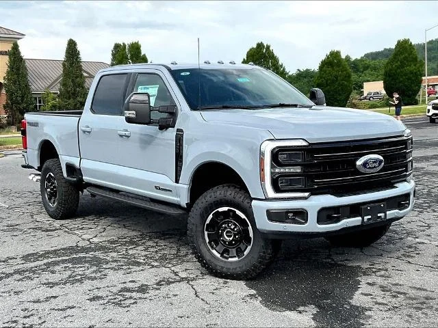 New 2026 Glacier Gray Metallic Tri-Coat Ford F-350® Platinum® image 36